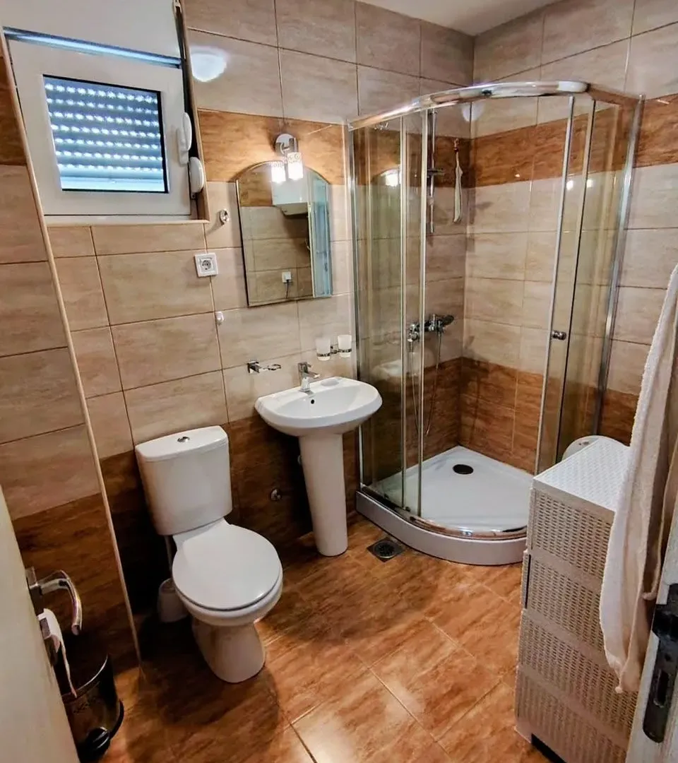 Rent, two bedroom apartment, 55m², Maslinjak, Budva