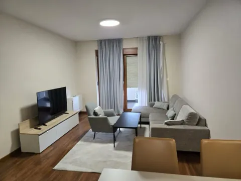 Izdavanje, dvosoban stan, 70m², Master Kvart, Podgorica
