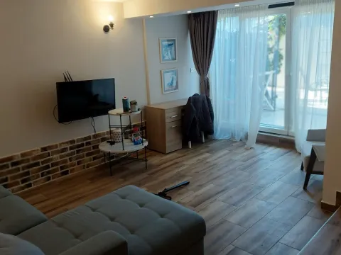 Stan in Dobrota