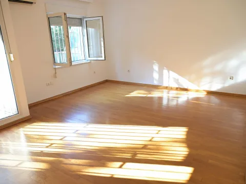 Prodaja, poslovni prostor, 48m², Preko Morače, Podgorica - image 2