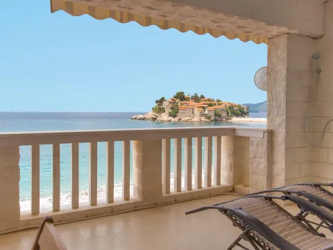 Sale, two bedroom apartment, 103m², Sveti Stefan, Budva - image 2