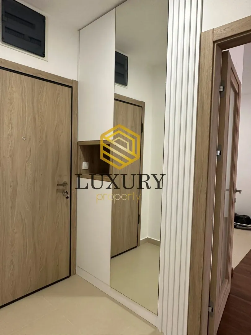 Izdavanje, dvosoban stan, 72m², Master Kvart, Podgorica