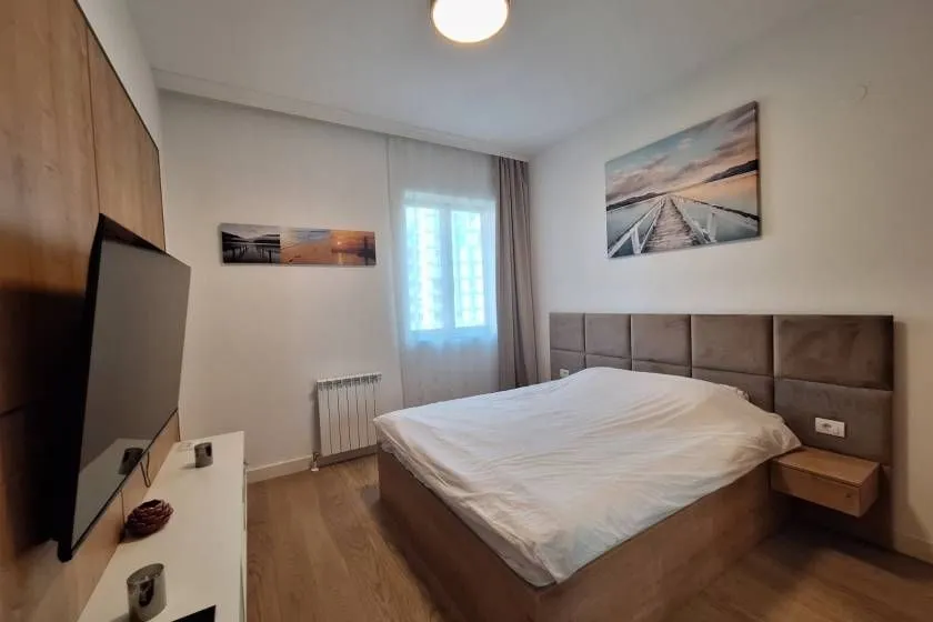 Izdavanje, trosoban stan, 78m², Beograd Na Vodi, Beograd