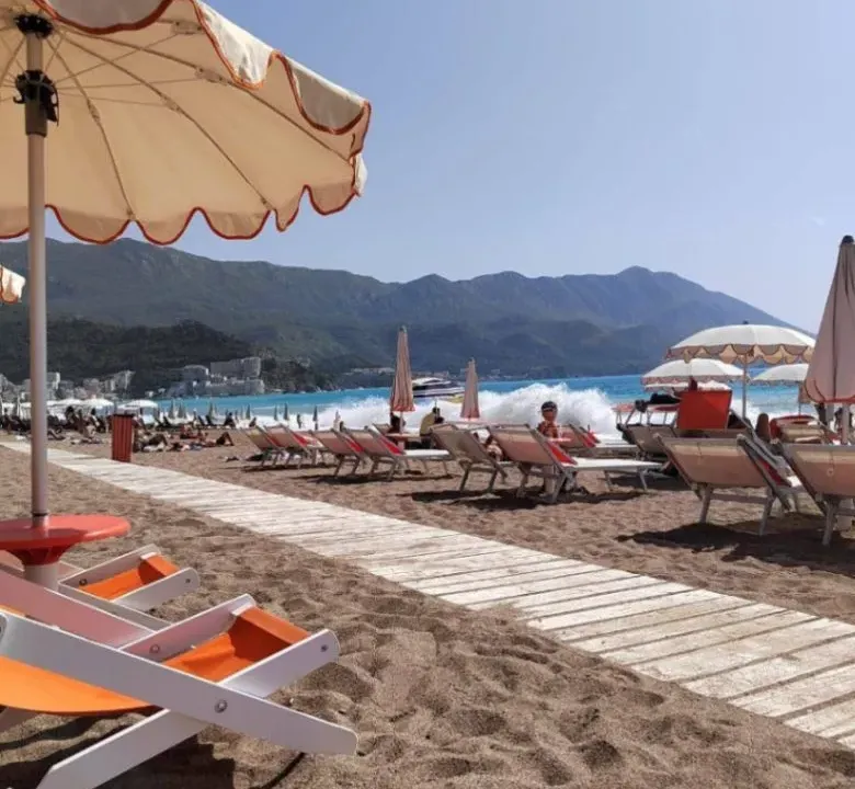 Rent, studio apartment, 30m², Bečići, Budva