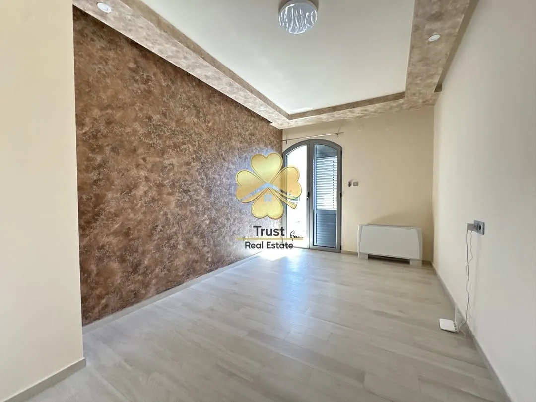 Izdavanje, kuća, 320m², Zlatica, Podgorica