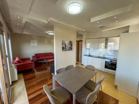Rent, four bedroom apartment, 140m², Centar, Podgorica - image 2