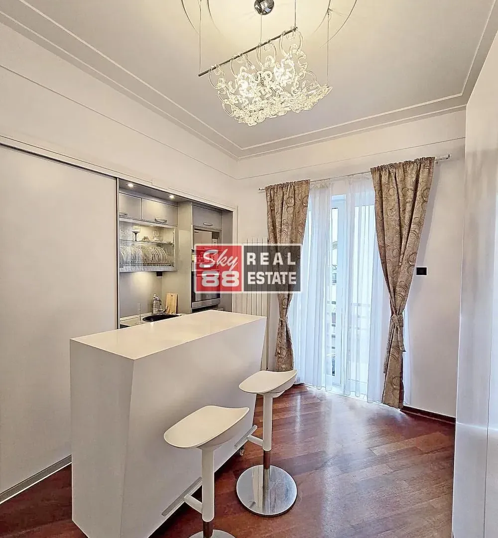 Izdavanje, trosoban stan, 86m², Kalenić Pijaca, Vračar Sve Podlokacije