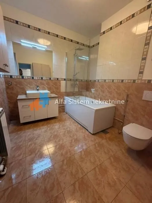 Izdavanje, trosoban stan, 106m², Vračar Hram, Vračar Sve Podlokacije