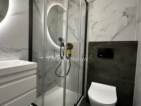 Prodaja, četvorosoban stan, 110m², Centar, Novi Sad - image 27