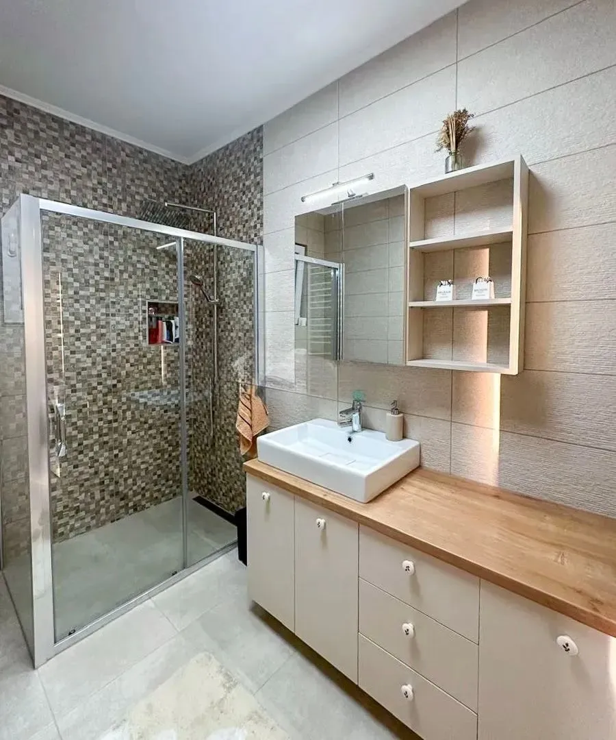 Rent, house, 200m², Zelenika, Herceg Novi