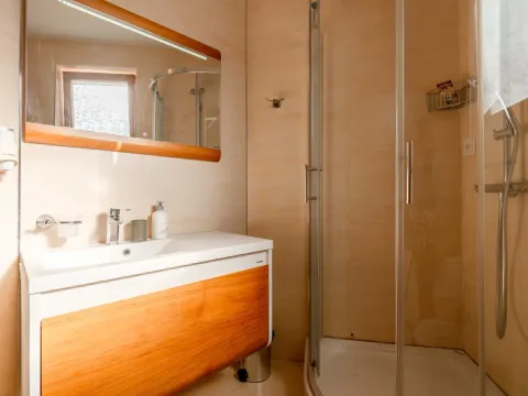 Prodaja, dvosoban stan, 106m², Dobrota, Kotor - image 19