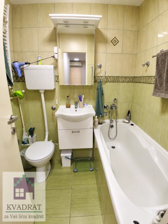 Prodaja, trosoban stan, 80m², Novo naselje, Novi Sad