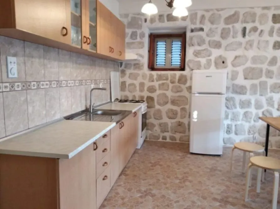 Prodaja, dvosoban stan, 87m², Perast, Kotor
