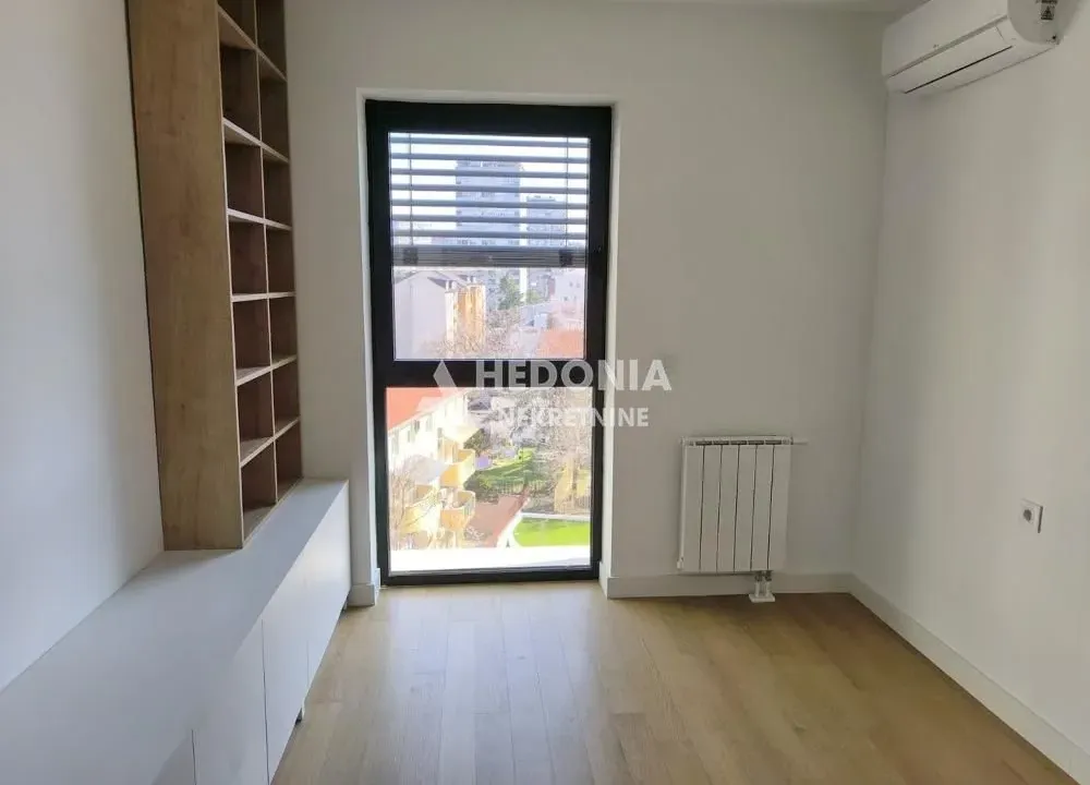 Sale, two bedroom apartment, 58m², Lion, Zvezdara Sve Podlokacije