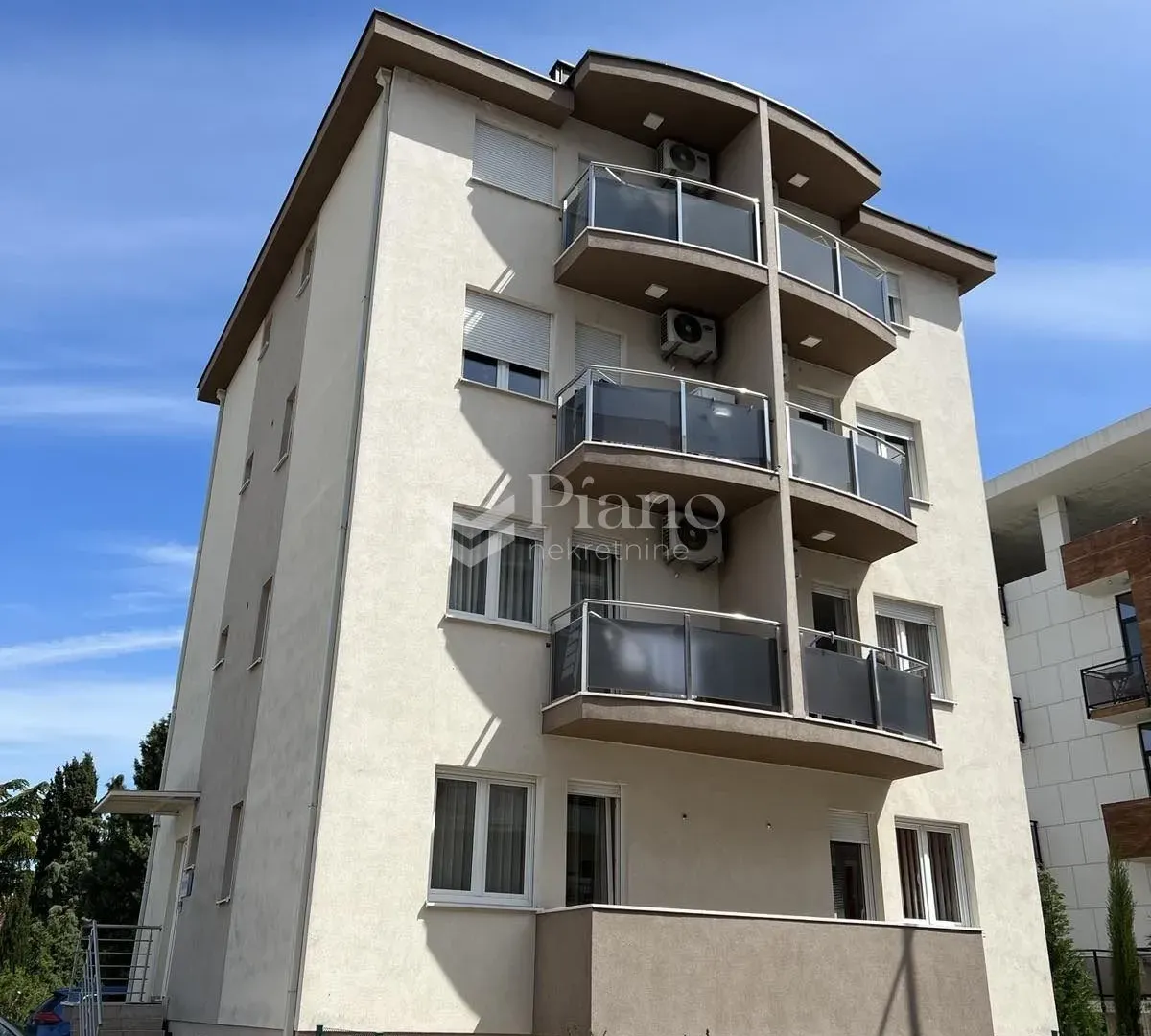 Izdavanje, jednosoban stan, 40m², Blok 9, Podgorica
