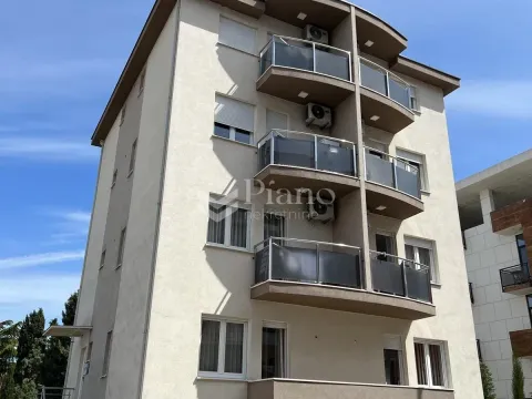 Rent, one bedroom apartment, 40m², Blok 9, Podgorica - image 13