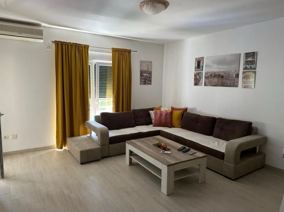 Izdavanje, jednosoban stan, 56m², Pržno, Budva