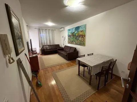 Izdavanje, dvosoban stan, 70m², Gorica C, Podgorica - image 10