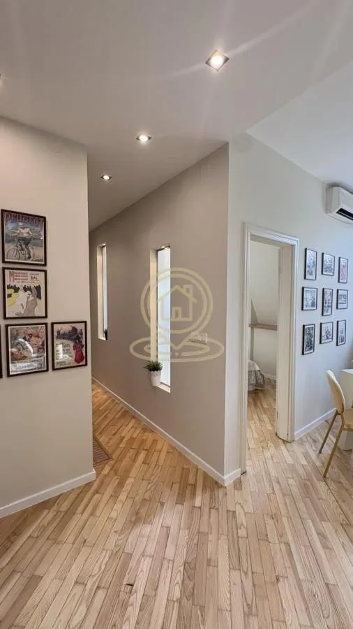 Izdavanje, dvosoban stan, 46m², Kalenić Pijaca, Vračar Sve Podlokacije