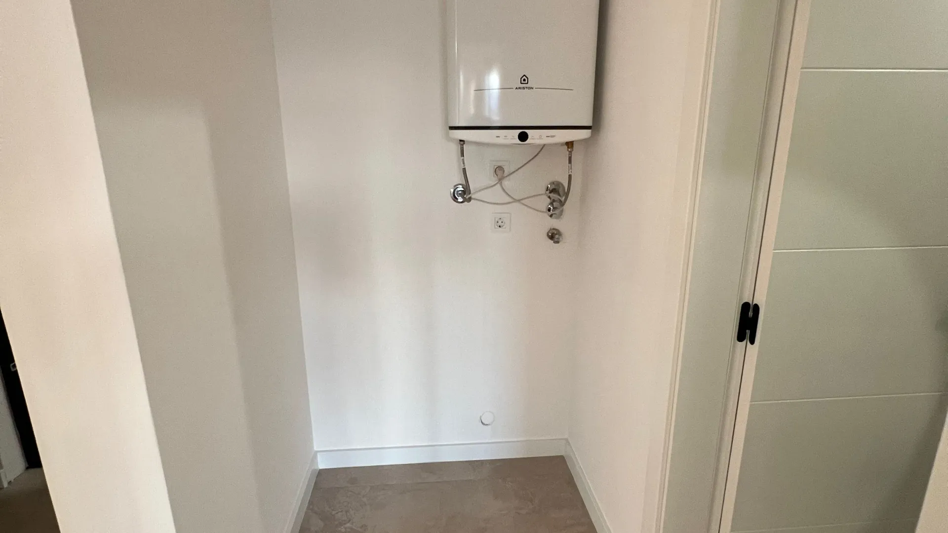 Prodaja, jednosoban stan, 62m², Centar, Bar