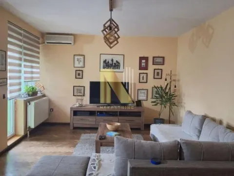 Prodaja, trosoban stan, 111m², Grbavica, Novi Sad Sve Podlokacije