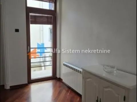 Izdavanje, trosoban stan, 86m², Kalenić Pijaca, Vračar Sve Podlokacije - image 12
