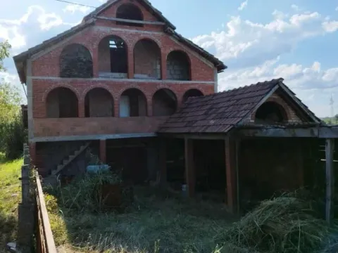 Prodaja, kuća, 200m², Trnava, Jagodina - image 2