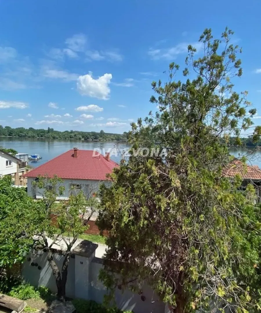 Prodaja, ugostiteljski objekat, 630m², Stari Slankamen, Inđija