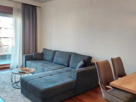 Izdavanje, jednosoban stan, 49m2, Master Kvart, Podgorica Izdavanje, jednosoban stan, 49m2, Master Kvart, Podgorica