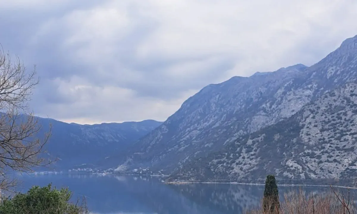 Sale, land lot, 1100m², Risan, Kotor