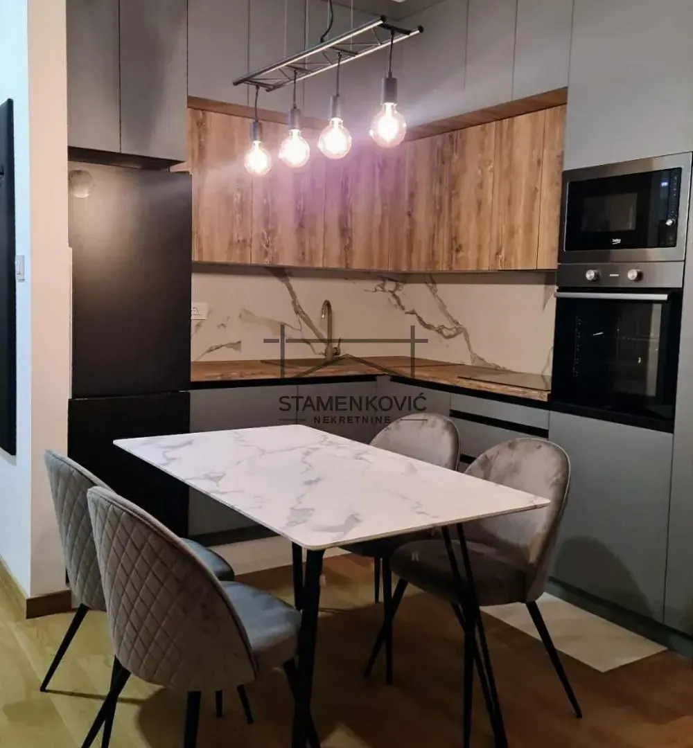 Izdavanje, jednosoban stan, 41m², Socijalno, Novi Sad Sve Podlokacije