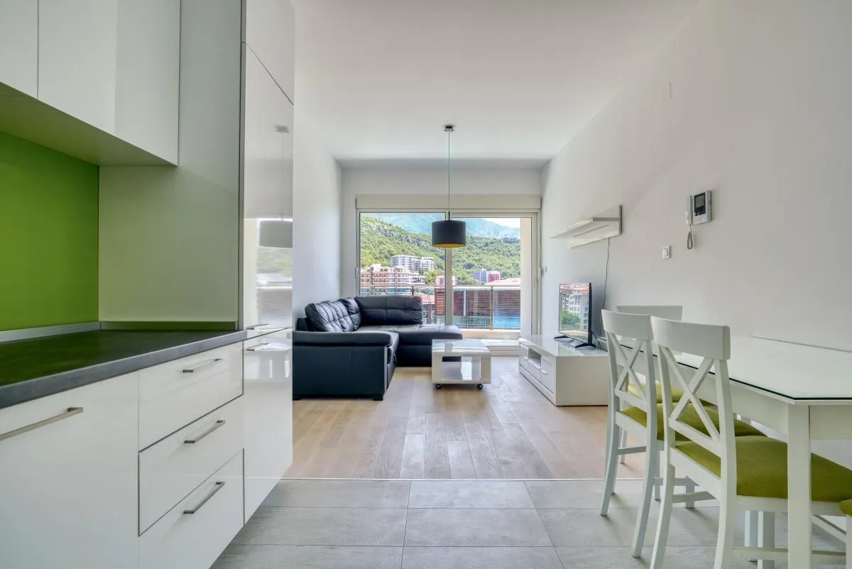 Rent, one bedroom apartment, 66m², Bečići, Budva