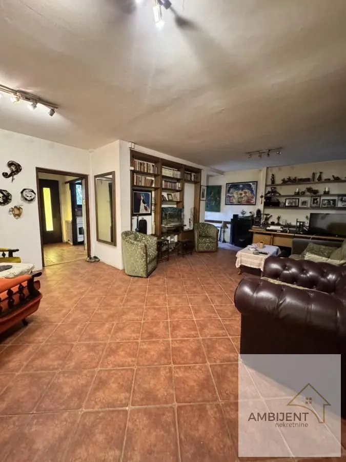 Prodaja, kuća, 203m², Novi Banovci, Stara Pazova