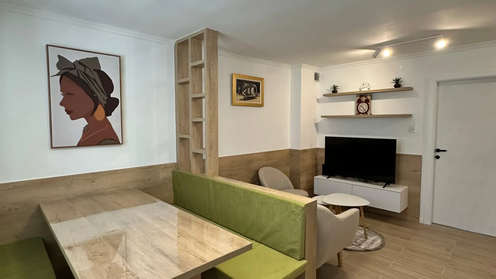 Rent, two bedroom apartment, 70m², Centar, Tivat