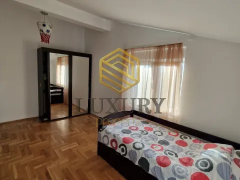 Rent, two bedroom apartment, 115m², Tološi, Podgorica - image 10
