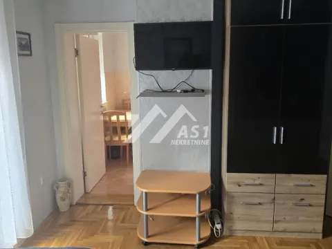 Izdavanje, jednosoban stan, 30m², Sajam, Novi Sad Sve Podlokacije - image 2