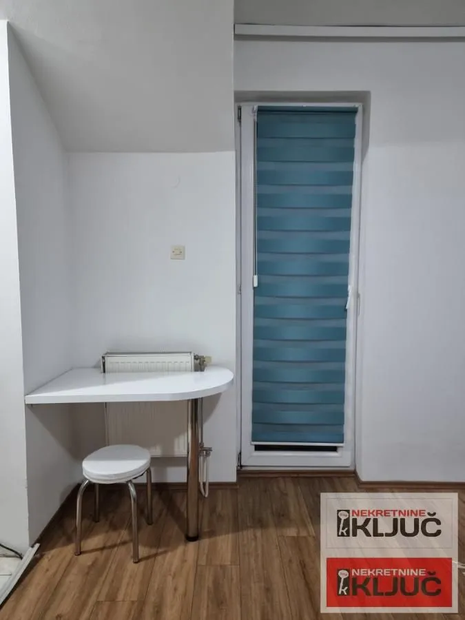 Izdavanje, garsonjera, 32m², Centar, Novi Sad