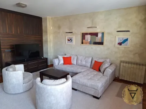Izdavanje, trosoban stan, 90m², Vračar Hram, Vračar Sve Podlokacije