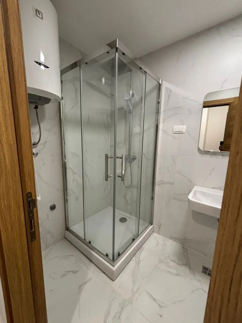 Izdavanje, jednosoban stan, 40m², Tološi, Podgorica