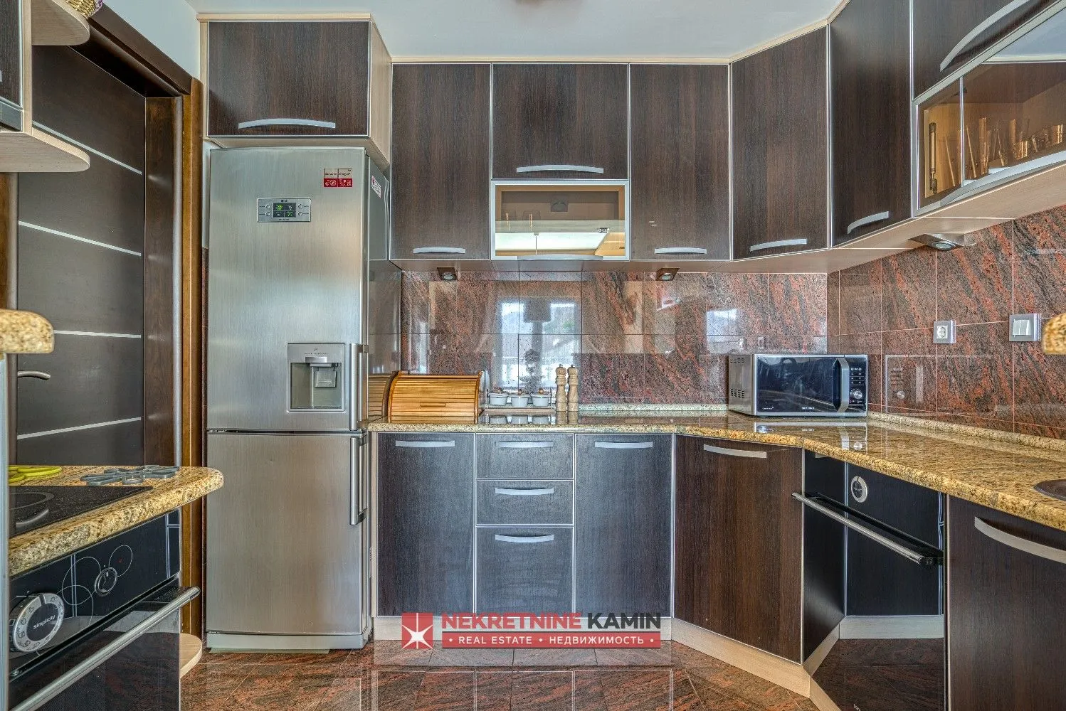 Prodaja, četvorosoban stan, 188m², Rozino, Budva
