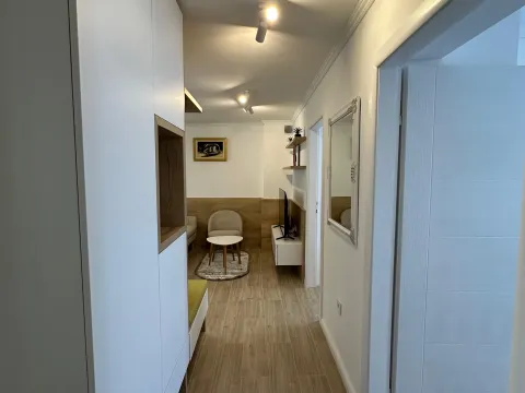 Izdavanje, dvosoban stan, 70m², Centar, Tivat - image 10