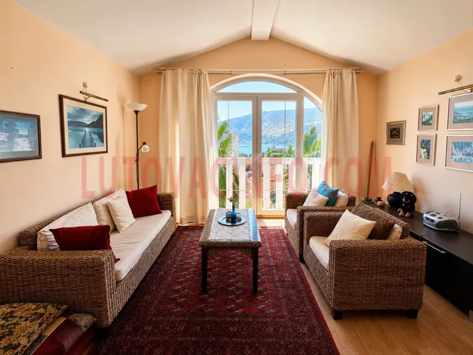 Prodaja, dvosoban stan, 58m², Igalo, Herceg Novi