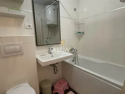 Izdavanje, trosoban stan, 100m², Blok 5, Podgorica - image 9