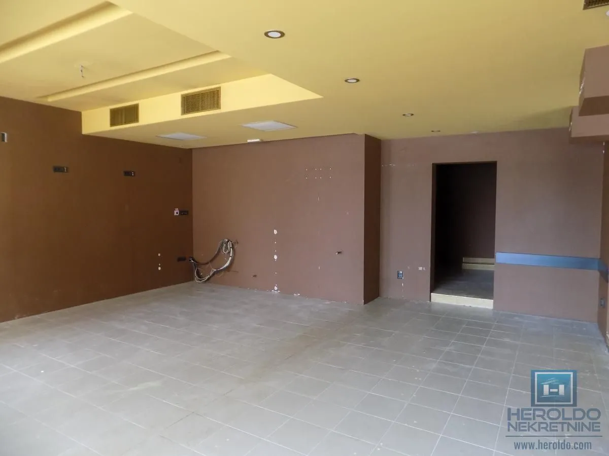 Rent, office space, 210m², Centar, Paraćin