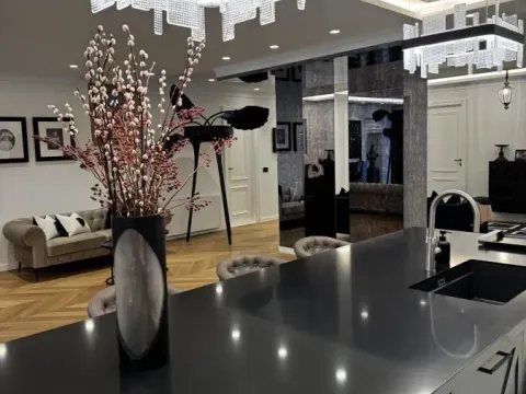 Sale, four bedroom apartment, 260m², Neimar, Vračar Sve Podlokacije - image 6