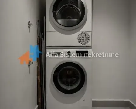 Izdavanje, trosoban stan, 120m², Savski Venac, Beograd - image 11