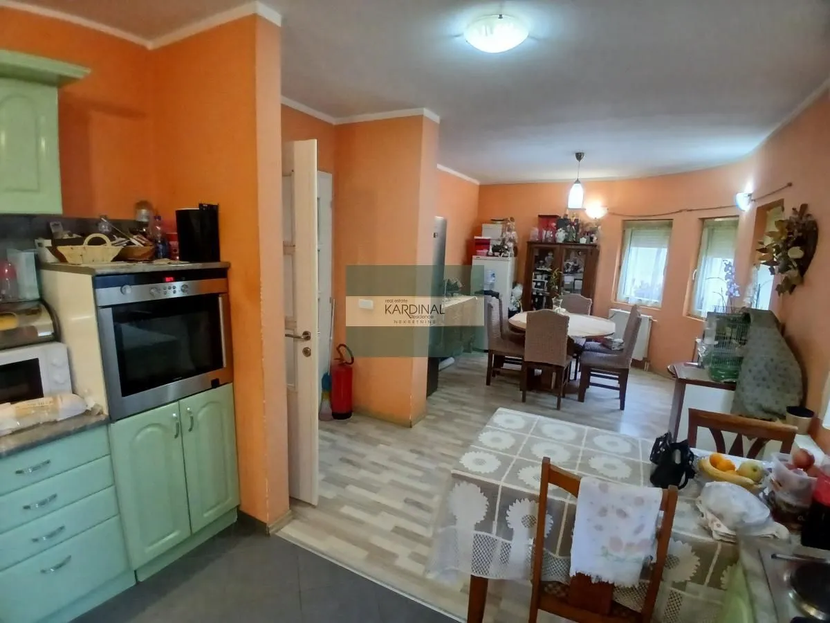 Prodaja, kuća, 334m², Tavrića obori, Jagodina