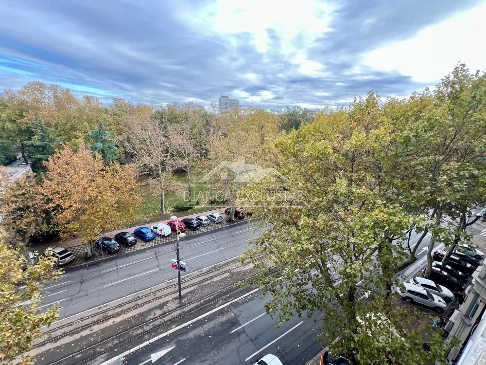 Prodaja, četvorosoban stan, 111m², Vračar Sve Podlokacije, Beograd