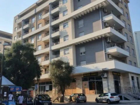 Izdavanje, jednosoban stan, 43m², Centar, Budva - image 2