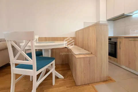 Rent, one bedroom apartment, 43m², City Kej, Podgorica - image 8